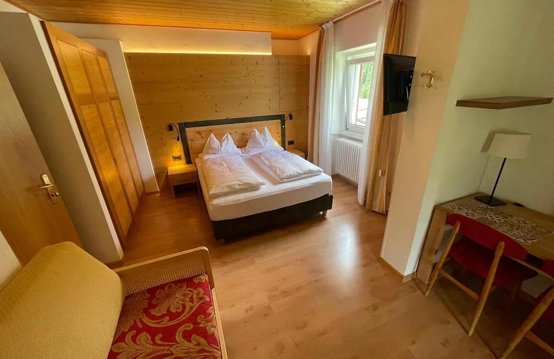 Hotel Meisules-1