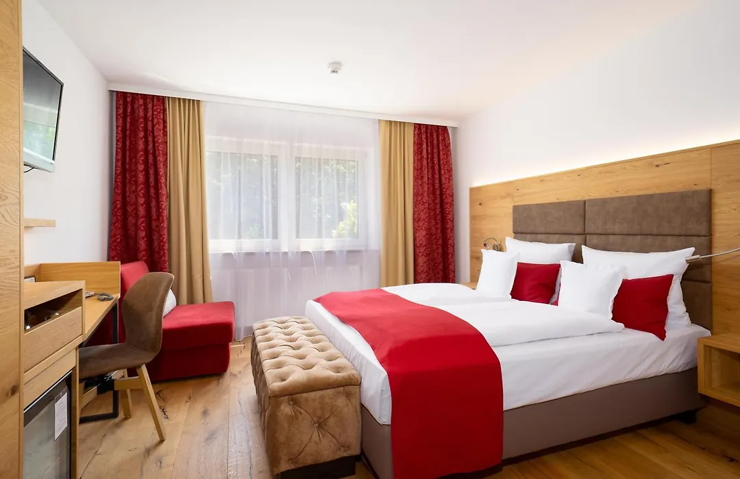 Park Hotel Laim-1