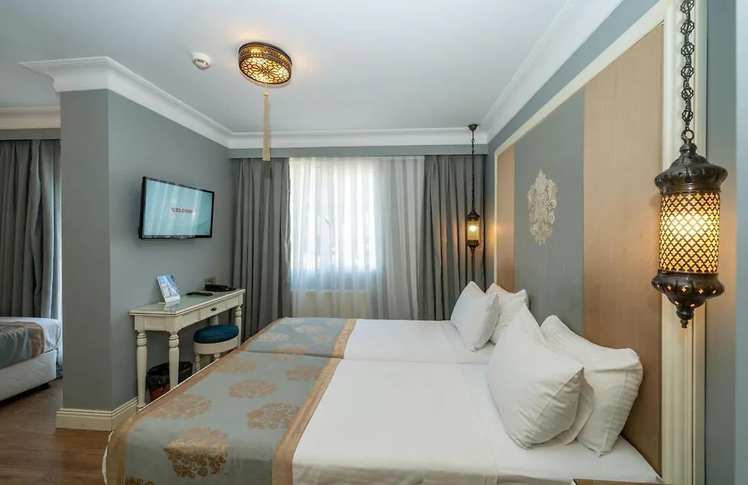 Raymond Blue Hotel-1
