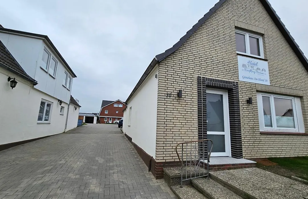 Hotel Dorfkrug Büsum - günstige Altbauzimmer Am Oland-1
