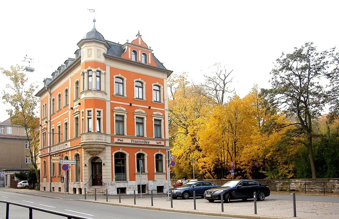 Hotel&Apartments Fürstenhof am Bauhaus-1