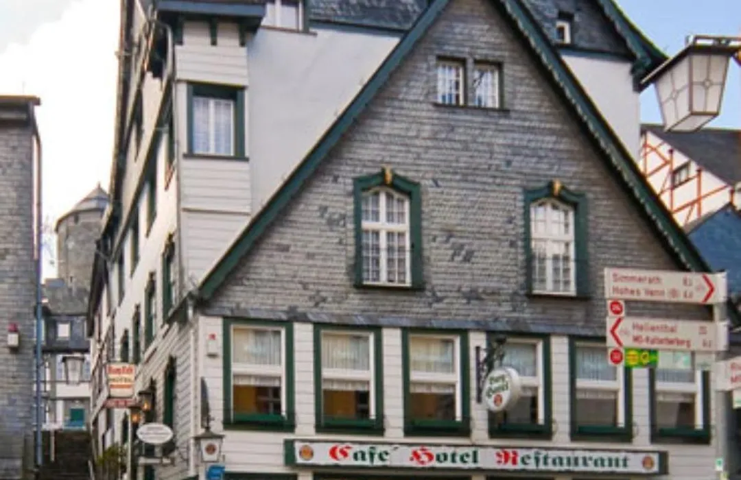 Burghotel-1