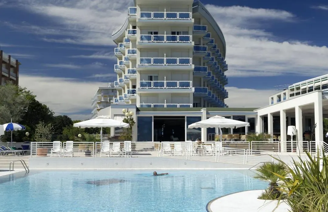 Majestic Beach Hotel&Wellness-1