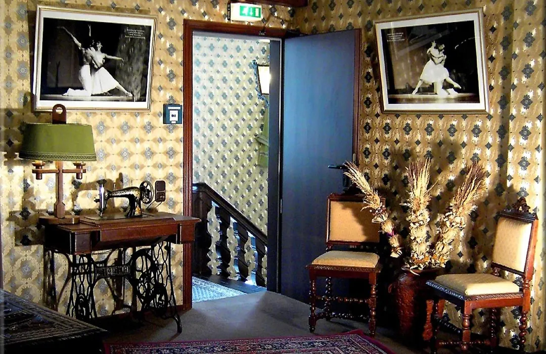 Hotel Graf Rolshausen-1