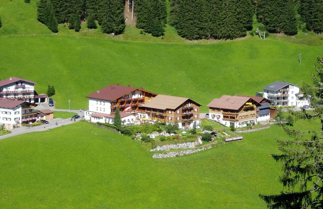 Hotel Alpenblume-1