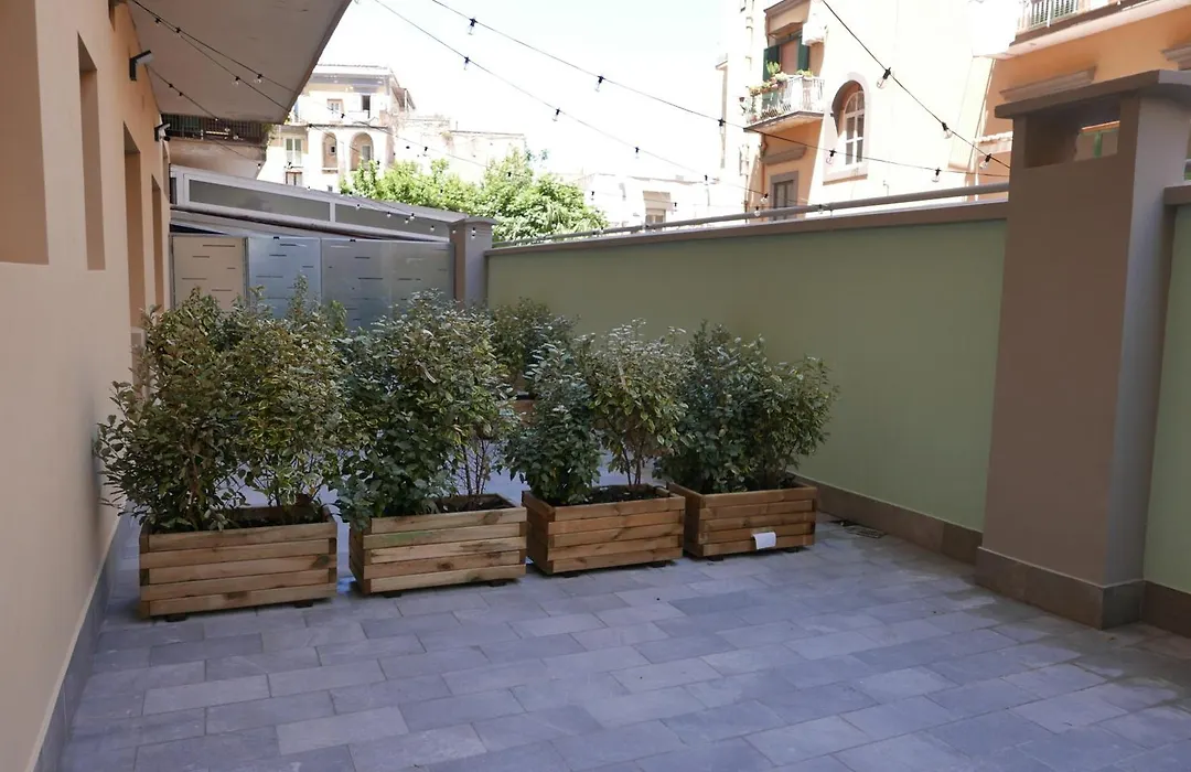 Re Lazzarone Suite-1
