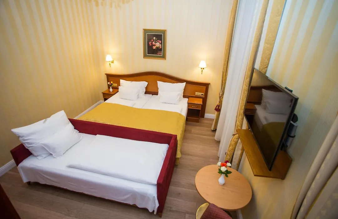 Pension Opera Suites I Self Check In I Ac In All Rooms-1
