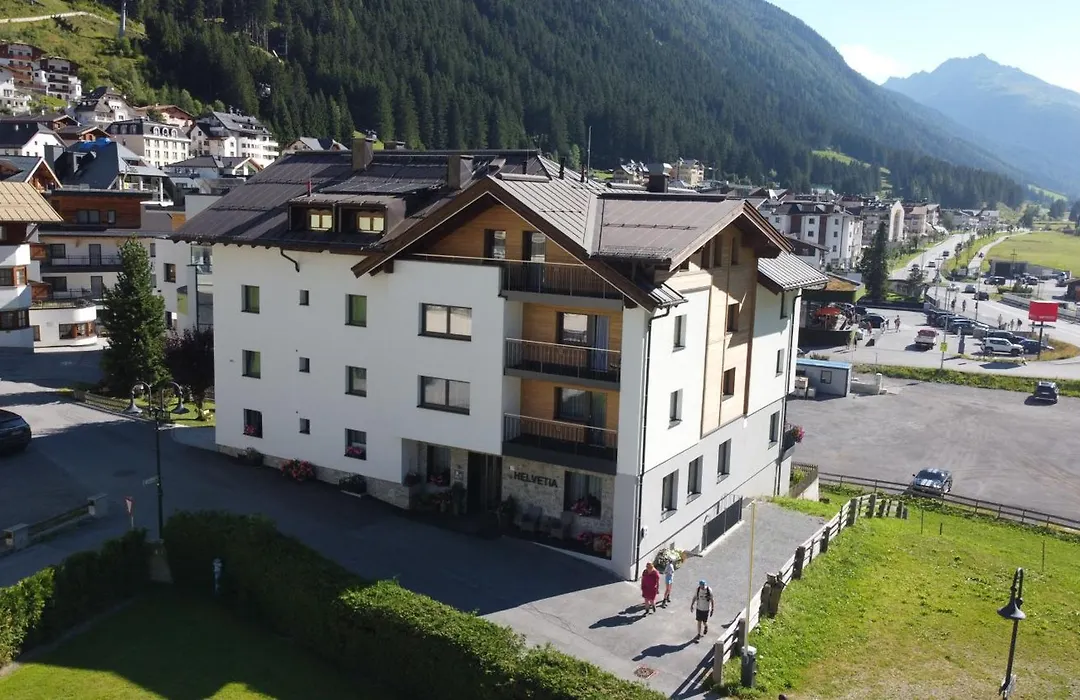 Hotel Garni Helvetia-1