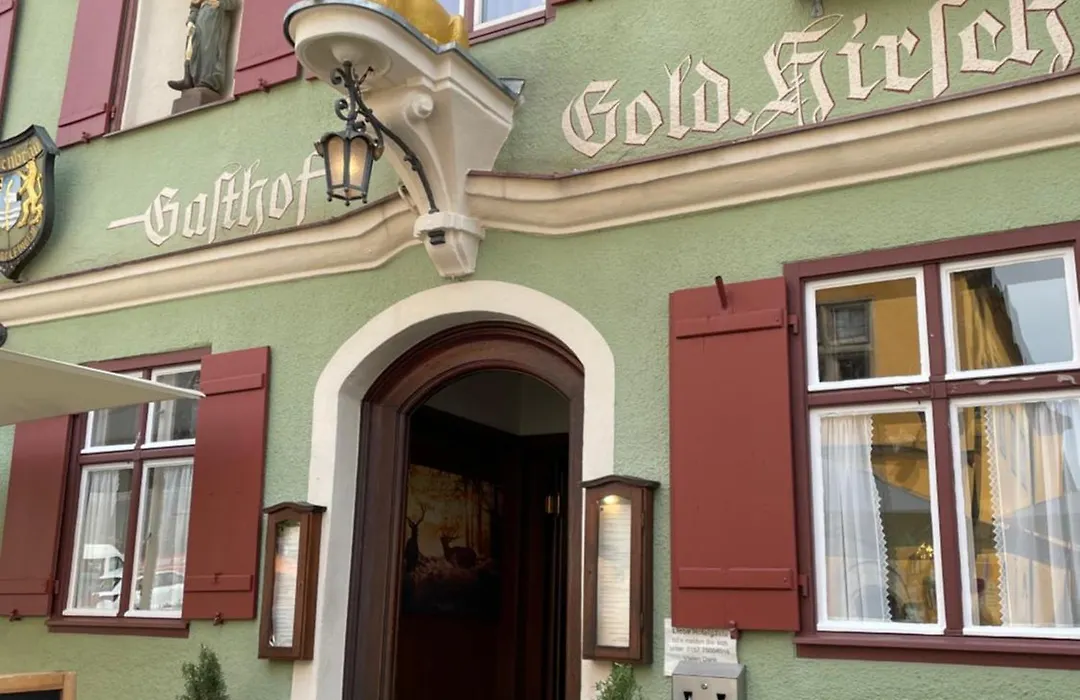 Goldner Hirsch-1