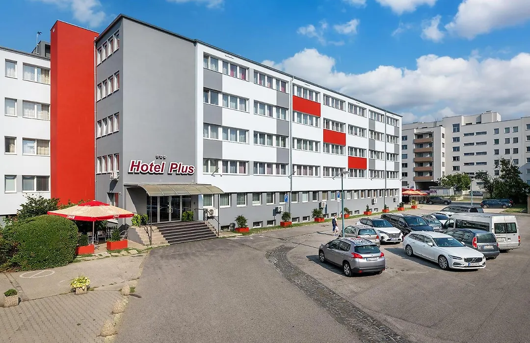 Hotel Plus-1