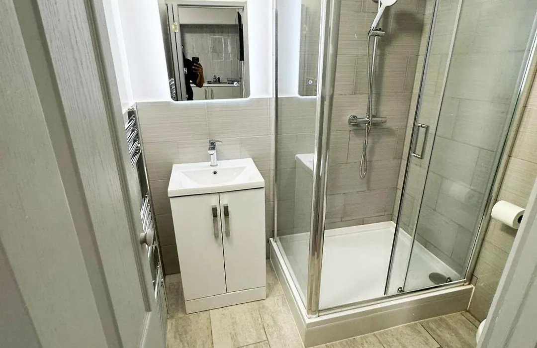 Willesden Green Budget Guesthouse-1