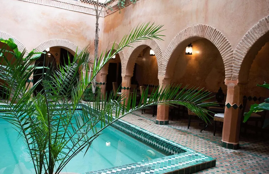 Riad Amirat Al Jamal-1