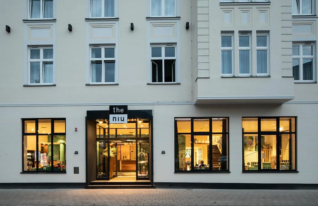 H+ Hotel Lübeck-1