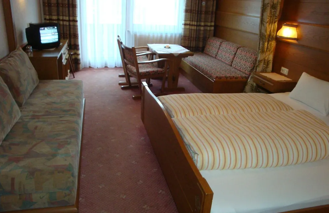 Hotel Garni Val-Sinestra-1