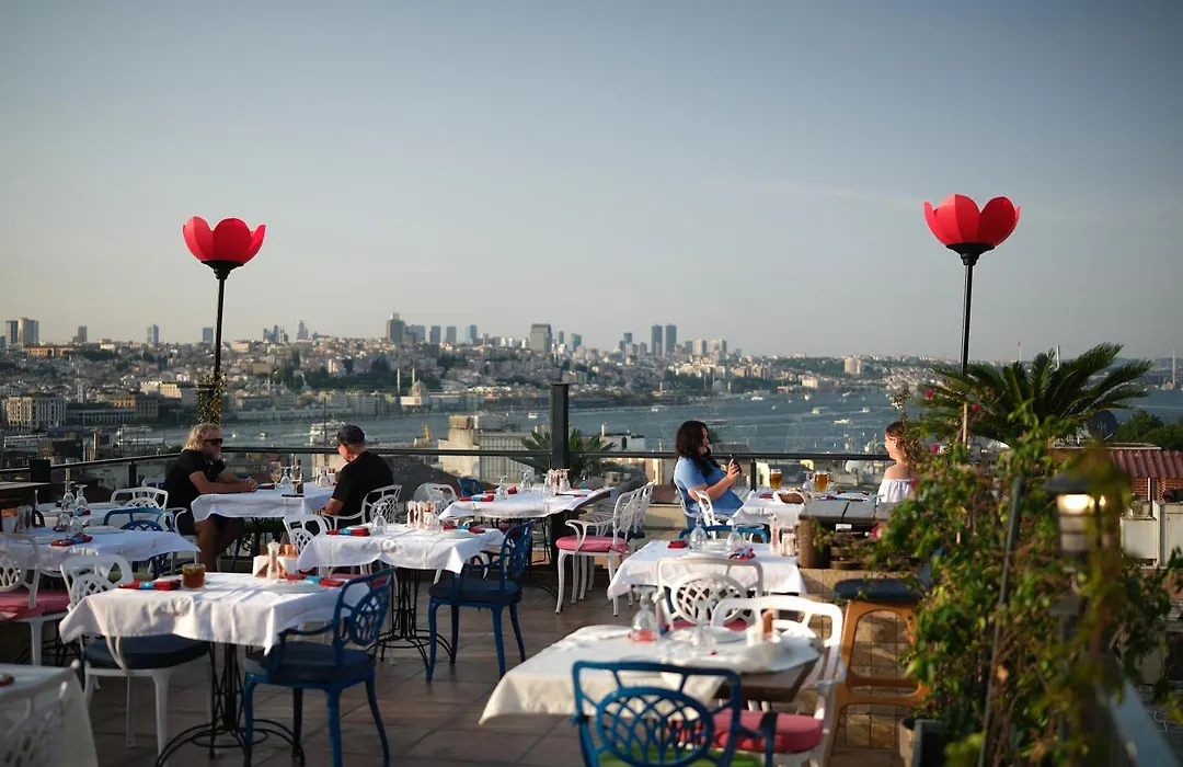 Raymond Hotel Old City-1