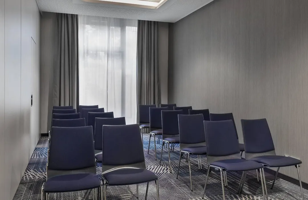Courtyard By Marriott Hamburg City-1