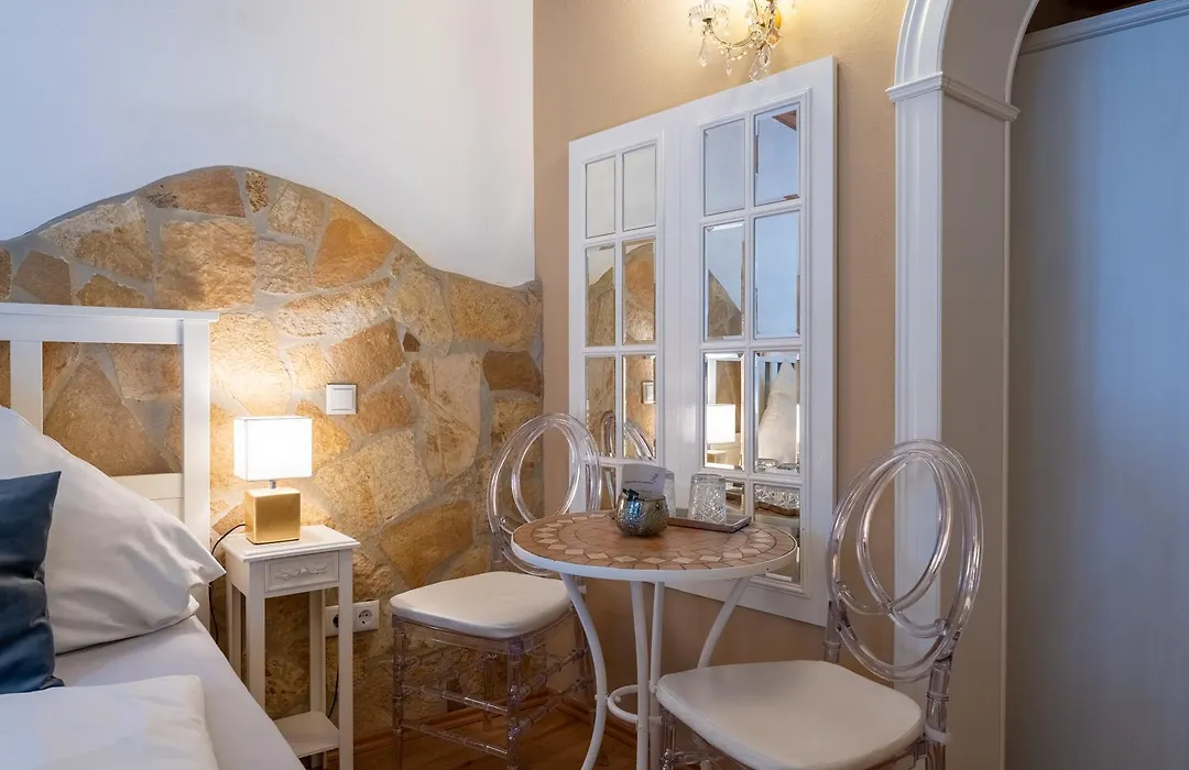 Kleine Villa Rose-1