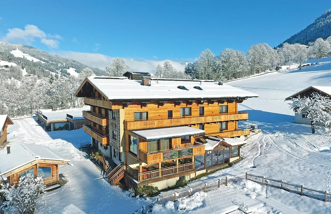 Ski in Ski out Hotel Unterellmau inkl Jokercard-1