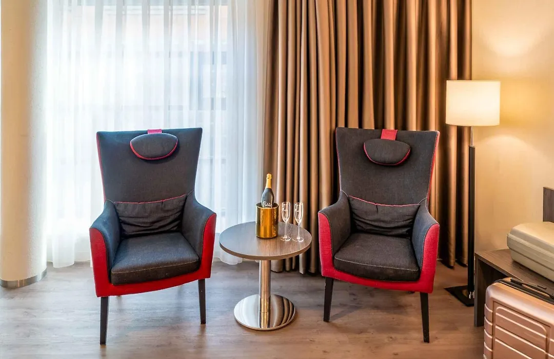 Plaza Premium Den Haag City Center-1