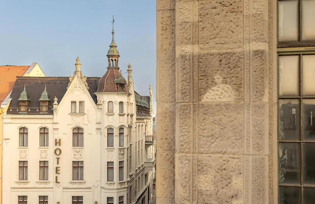 Akzent Hotel Am Goldenen Strauss-1