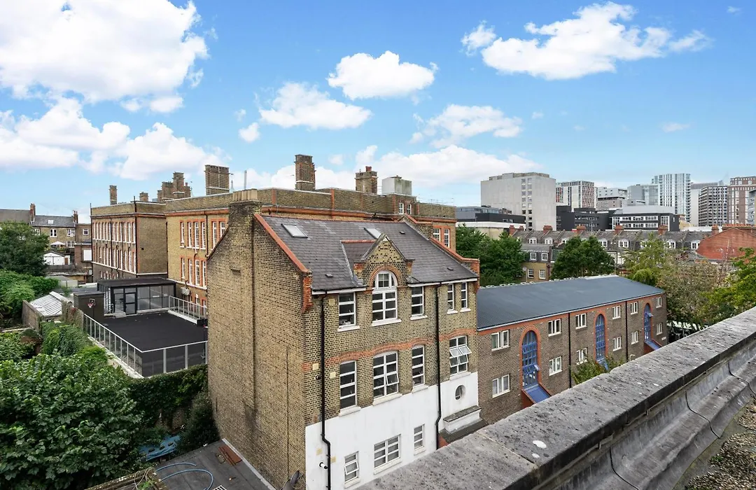 The Whitechapel-1