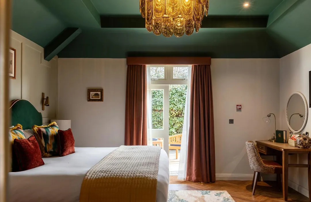 Coach & Horses Hotel-1