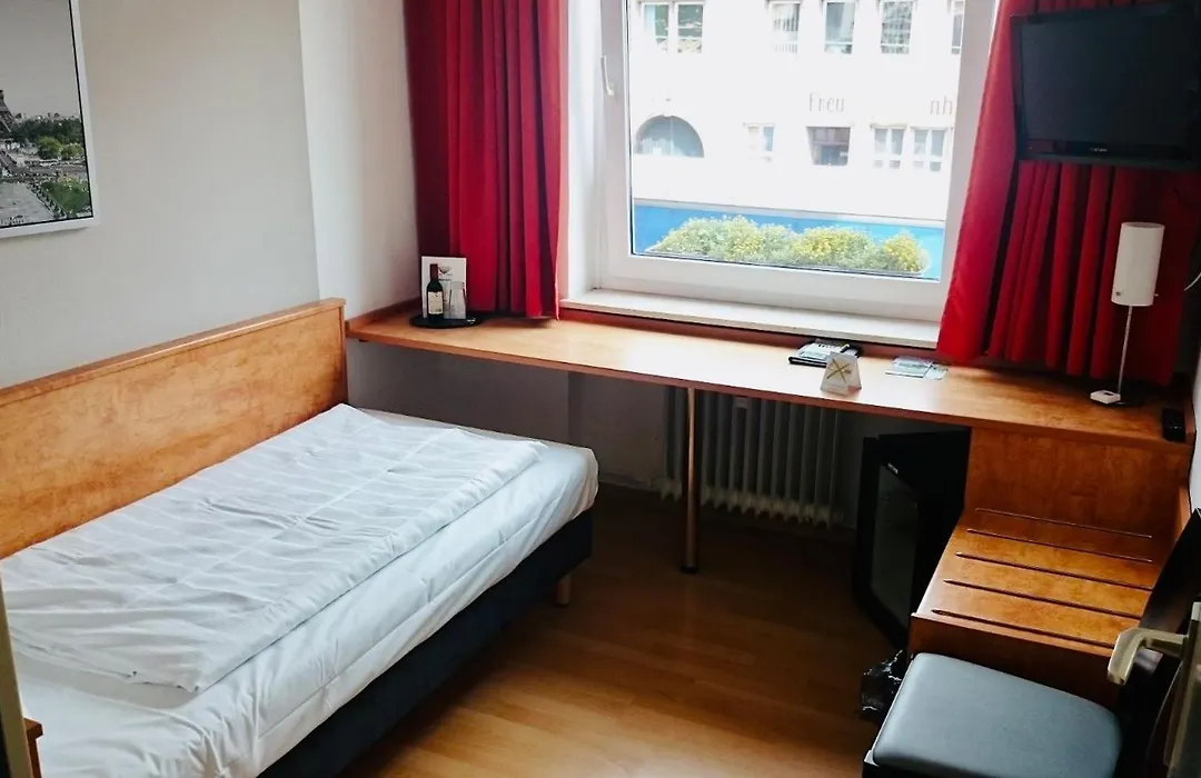 Hotel Novostar-1