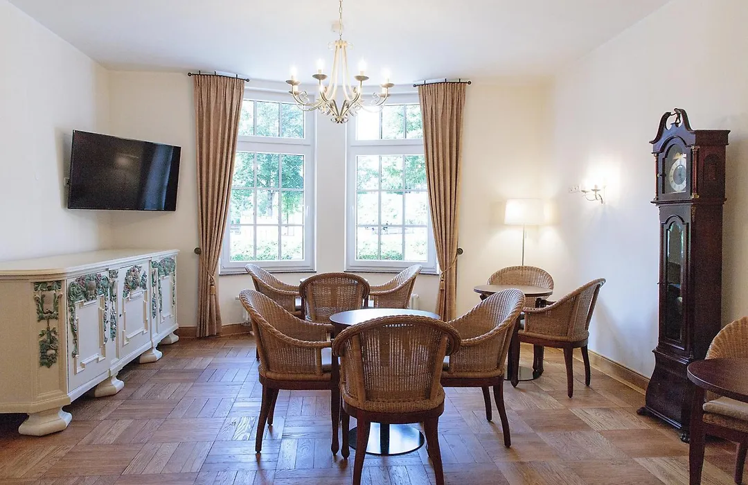 Hotel Dirks am Schloss-1