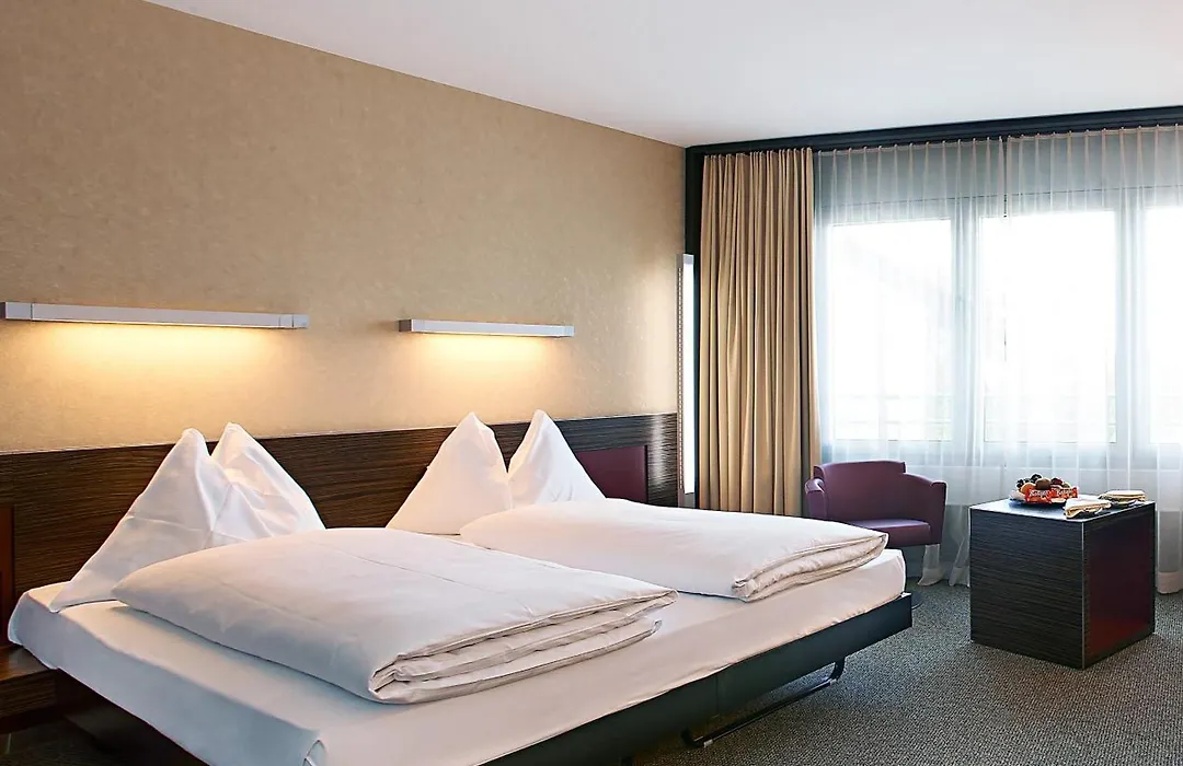 Hotel Ambassador-1