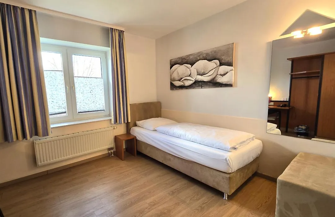 Keyless Boardinghouse-1