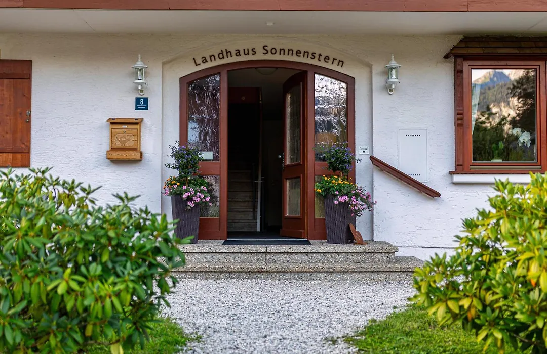 Hotel Garni Landhaus Sonnenstern-1