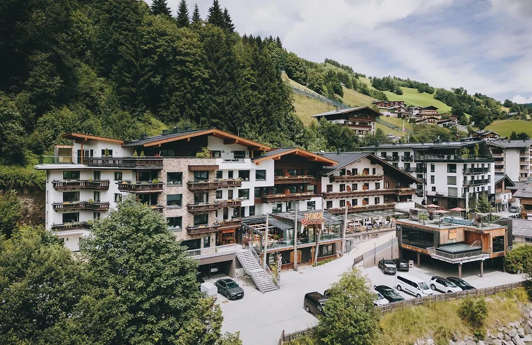THOMSN-Alpine Rock Hotel-1