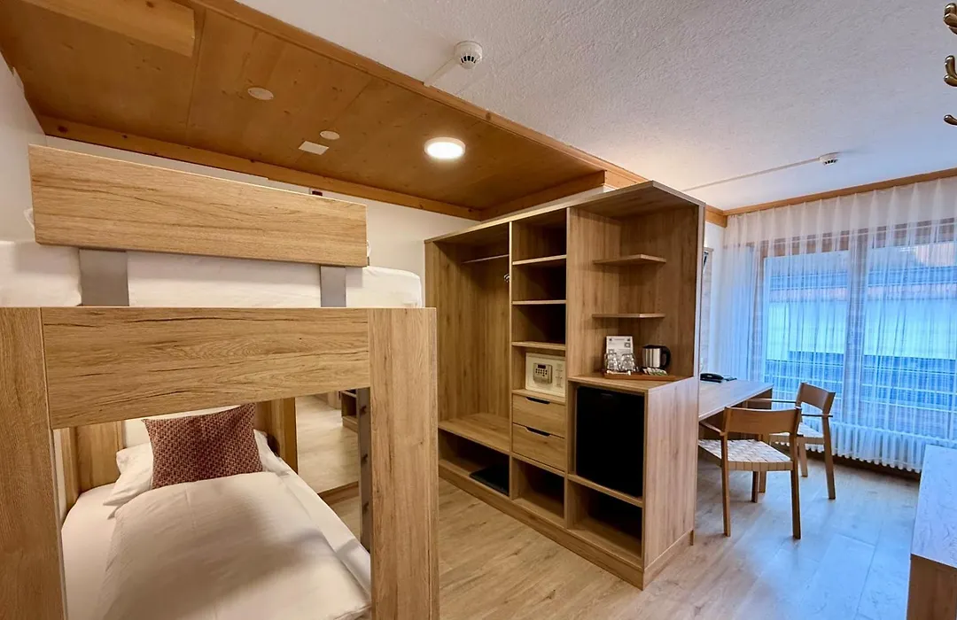 Hotel Crystal-1