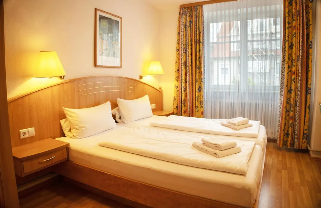 Hotel Moeve Garni-1