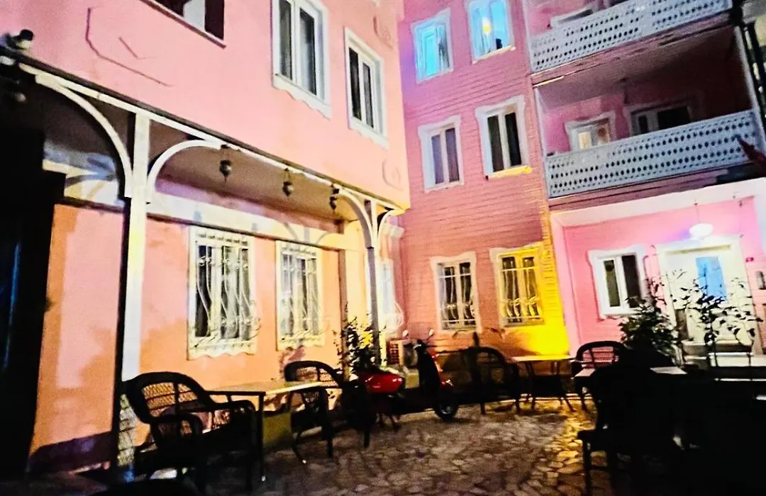 Pembe Koesk Old City Center-1