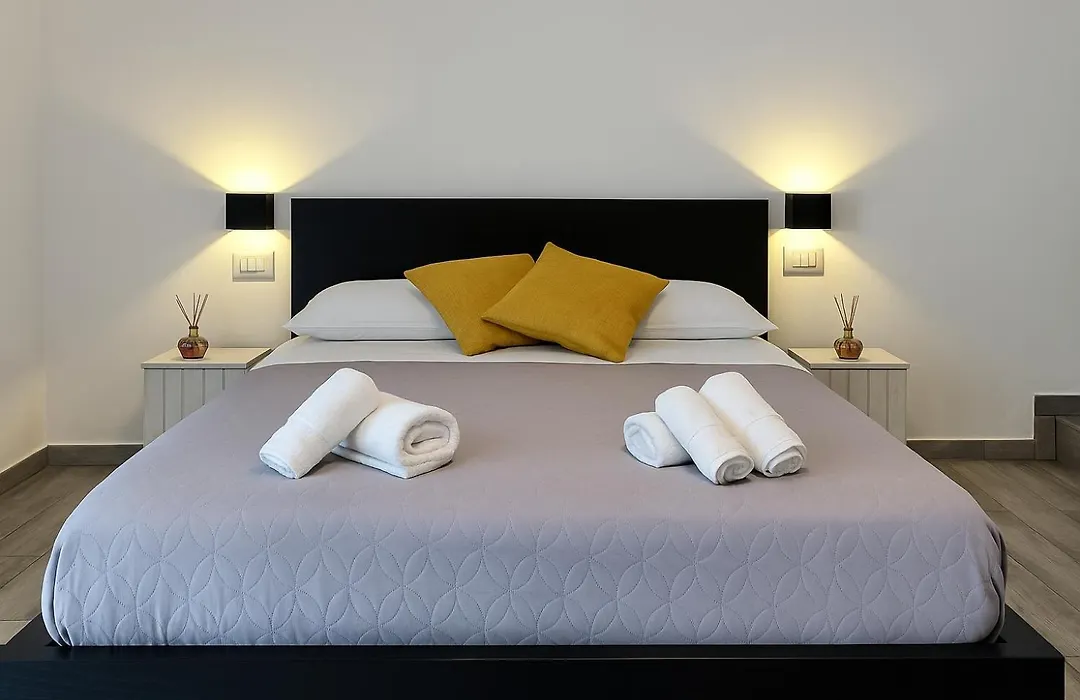 Napoli Vibes Rooms-1
