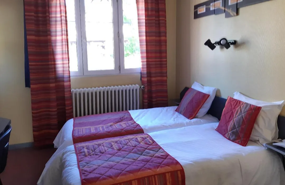 Le Cygne Hotel & Restaurant-1