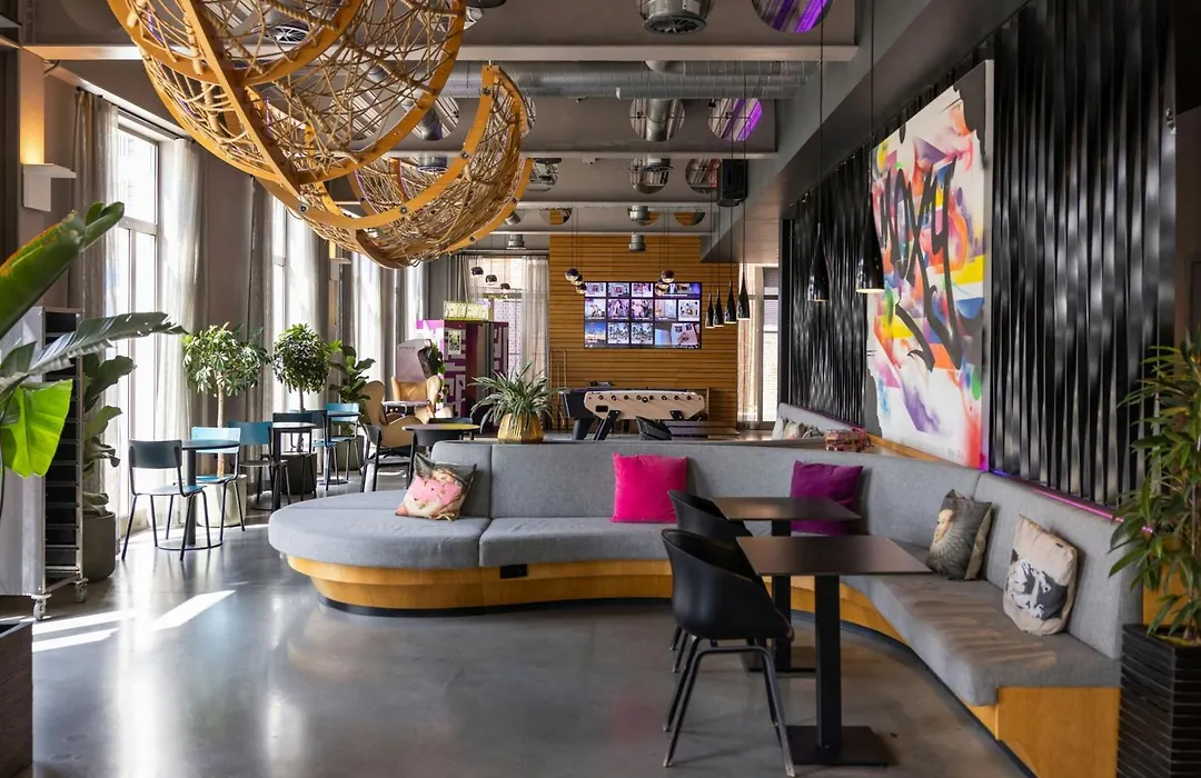 Moxy London Excel-1