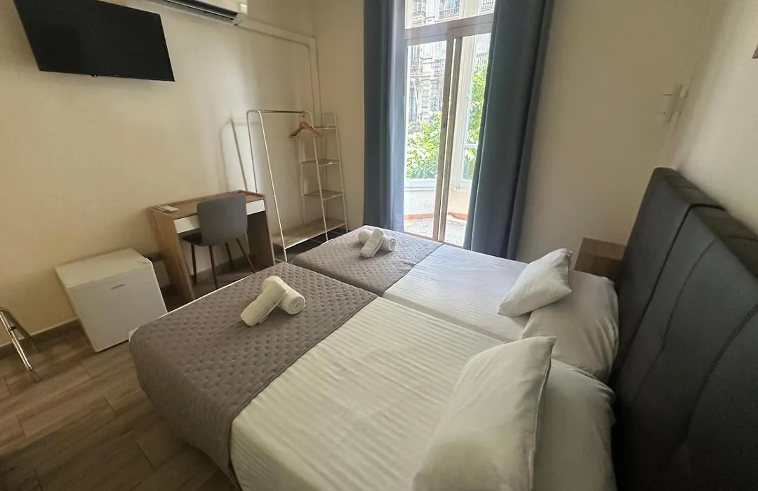 Hostal Balmes Centro-1