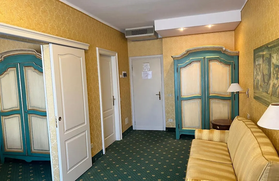 Hotel Alla Riviera Lake View-1