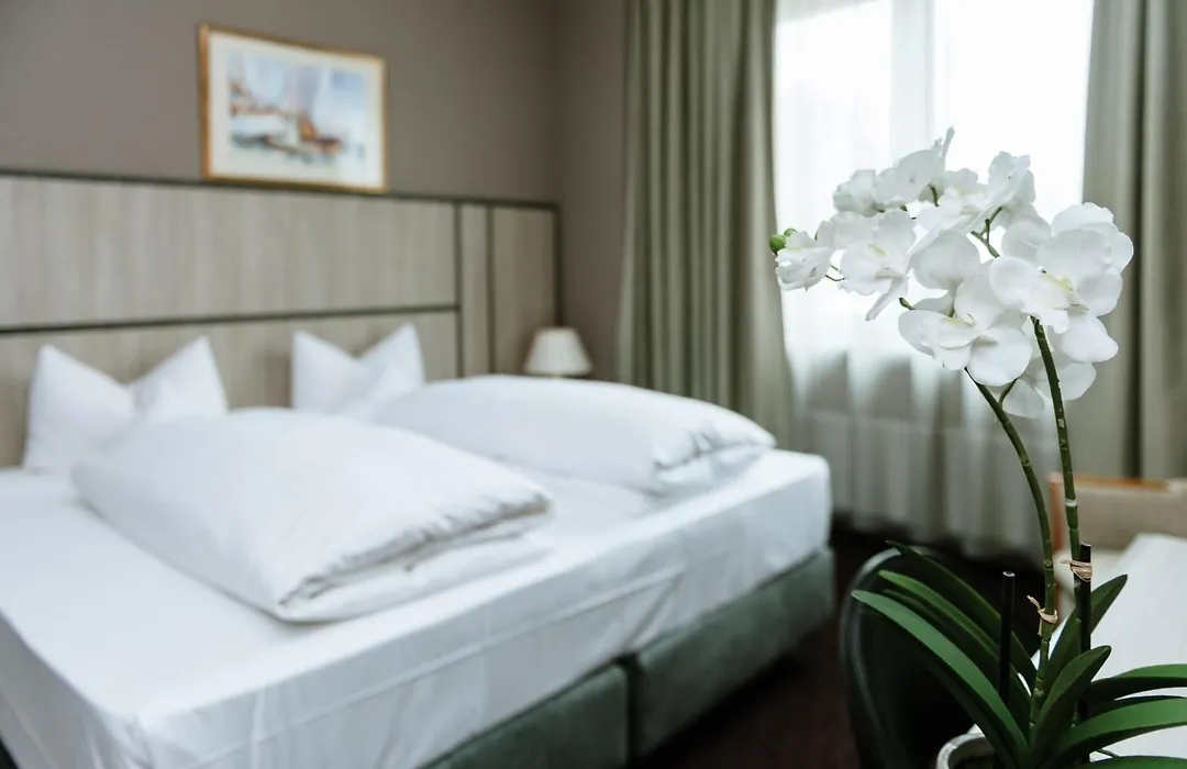ROSS Hotel nähe Messe Stuttgart-1