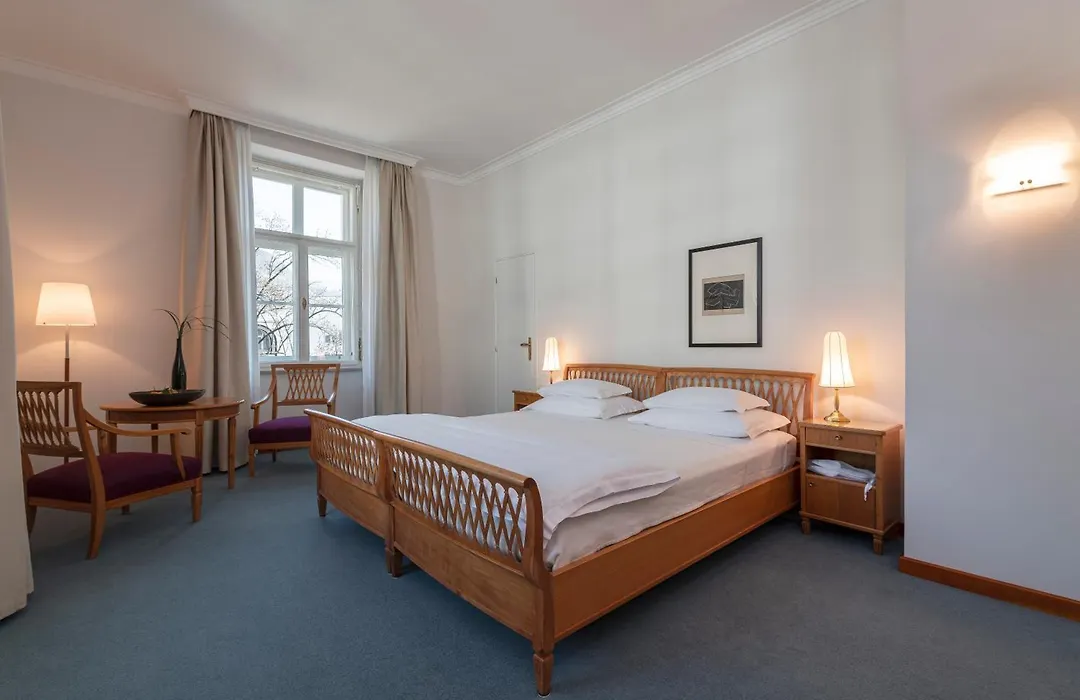 Parkhotel Laurin-1