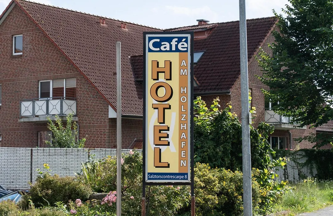 Hotel am Holzhafen-1