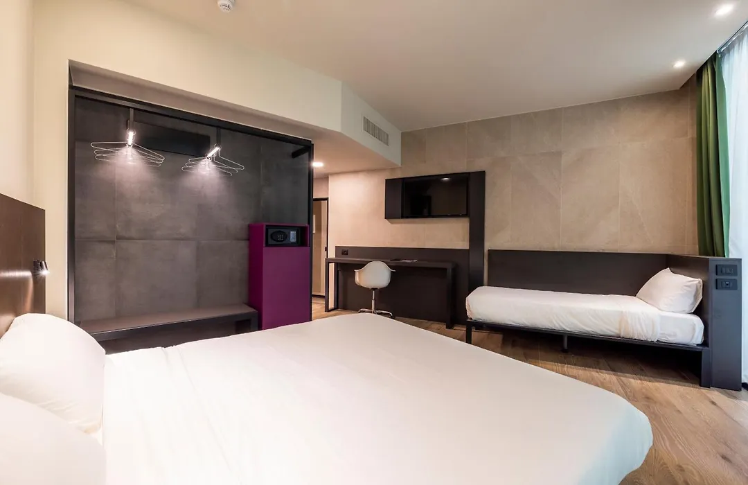 Hotel Degli Arcimboldi-1