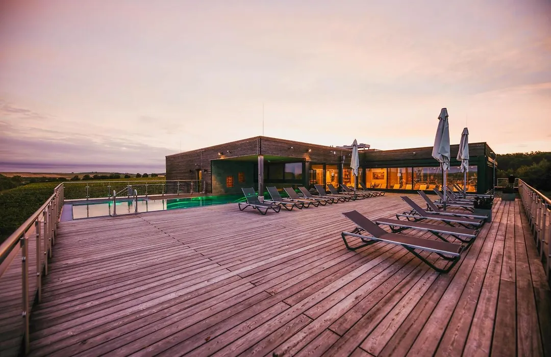 Sonnenhotel Weingut Römmert-1