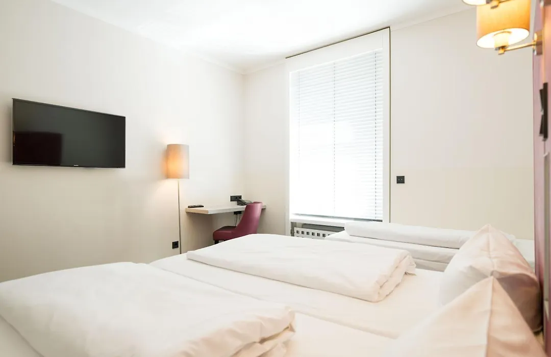 Hotel Topas An Der Messe - Frankfurt City-1