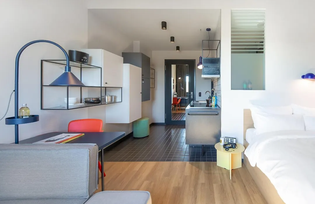 STAYERY Bielefeld Hauptbahnhof-1