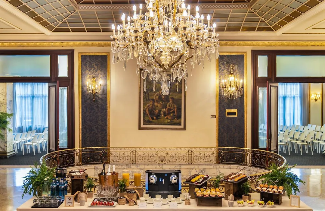 El Avenida Palace-1