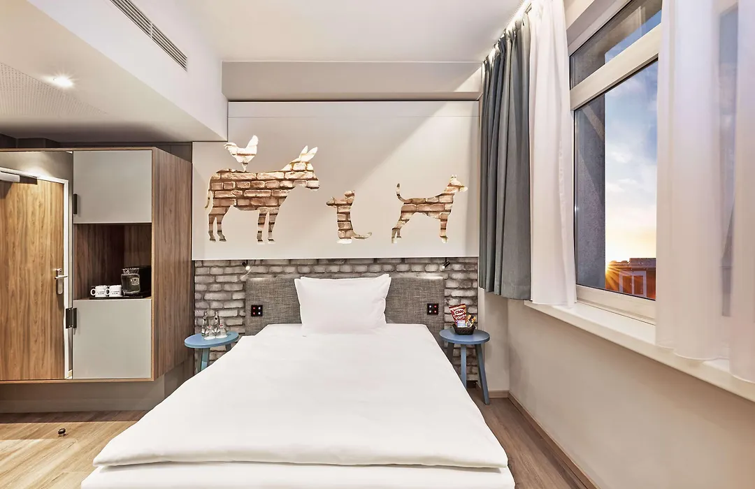 H+ Hotel Bremen-1
