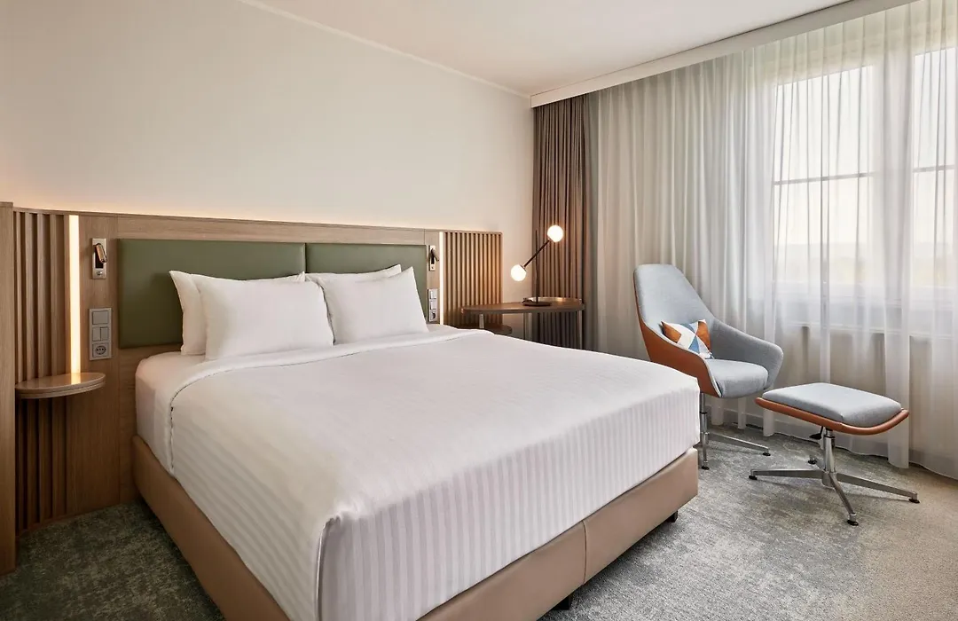 Courtyard By Marriott Dortmund-1
